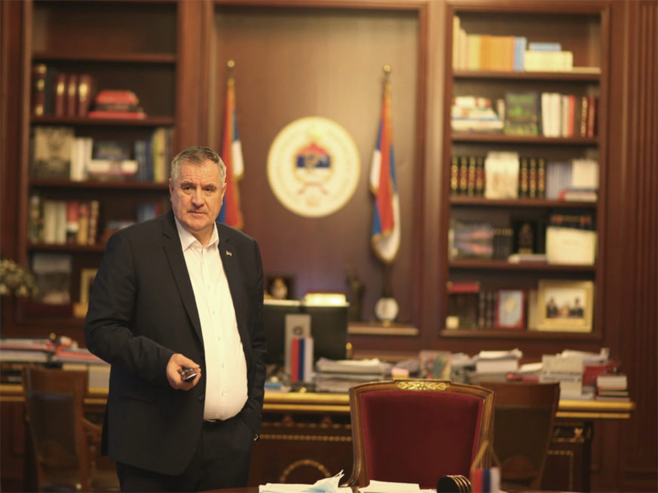(VIDEO) Premijer Višković obezbijedio praznične pakete mališanima Roditeljske kuće